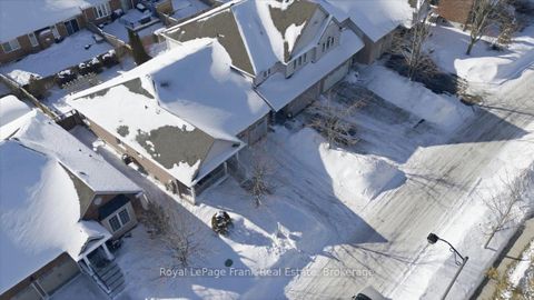 Photo 1 at 25 Apple Tree Crescent, Uxbridge