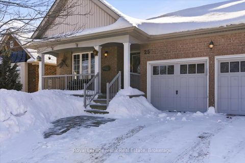 Photo 4 at 25 Apple Tree Crescent, Uxbridge