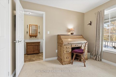 Photo 9 at 25 Apple Tree Crescent, Uxbridge