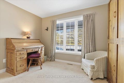 Photo 11 at 25 Apple Tree Crescent, Uxbridge