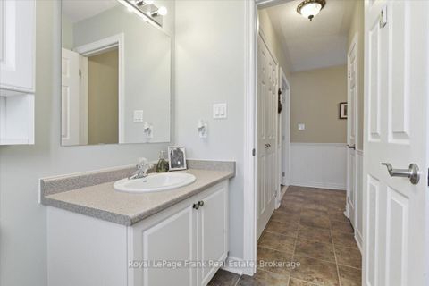 Photo 12 at 25 Apple Tree Crescent, Uxbridge