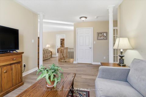 Photo 16 at 25 Apple Tree Crescent, Uxbridge