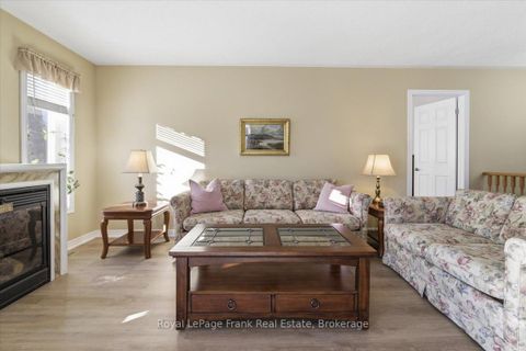 Photo 18 at 25 Apple Tree Crescent, Uxbridge