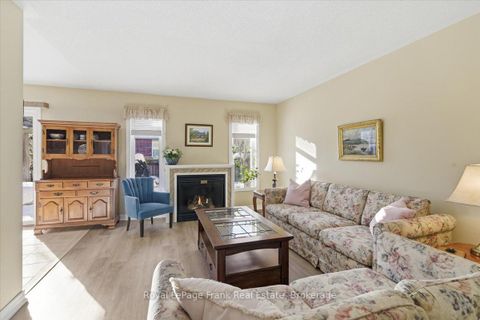 Photo 20 at 25 Apple Tree Crescent, Uxbridge