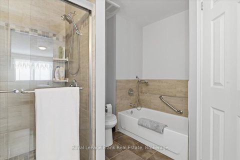 Photo 35 at 25 Apple Tree Crescent, Uxbridge