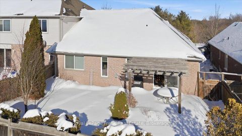 Photo 37 at 25 Apple Tree Crescent, Uxbridge