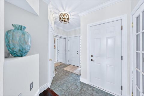 Photo 6 at 23 Long Point Drive, Oak Ridges Lake Wilcox, Richmond Hill