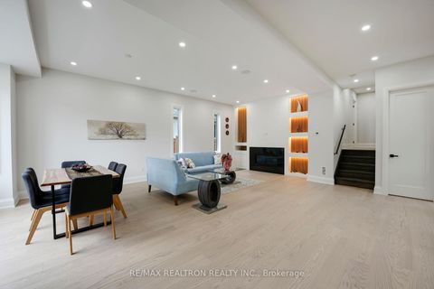 Photo 6 at 105 Murray Drive, Aurora Highlands, Aurora