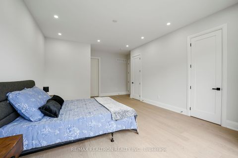 Photo 16 at 105 Murray Drive, Aurora Highlands, Aurora