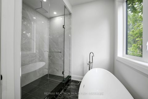 Photo 21 at 105 Murray Drive, Aurora Highlands, Aurora