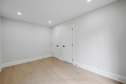 Photo 25 at 105 Murray Drive, Aurora Highlands, Aurora