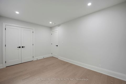 Photo 27 at 105 Murray Drive, Aurora Highlands, Aurora