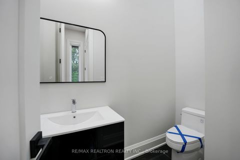 Photo 29 at 105 Murray Drive, Aurora Highlands, Aurora