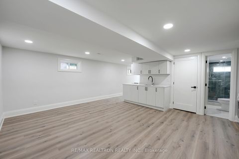 Photo 32 at 105 Murray Drive, Aurora Highlands, Aurora