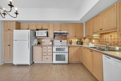 Photo 12 at 509 - 2500 Rutherford Road, Maple, Vaughan