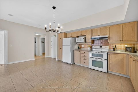 Photo 13 at 509 - 2500 Rutherford Road, Maple, Vaughan