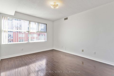Photo 5 at 718 - 18 Concorde Place, Don Mills, Toronto
