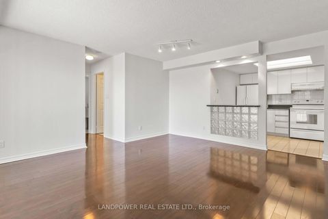 Photo 8 at 718 - 18 Concorde Place, Don Mills, Toronto