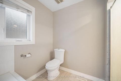 Photo 19 at 584 Willowick Drive, Wyndham, Newmarket