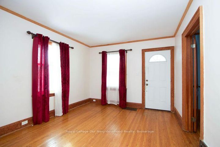 Photo 4 at 65 Gladstone Avenue, McLaughlin, Oshawa