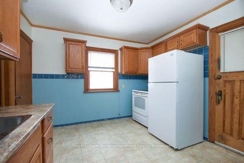 Photo 7 at 65 Gladstone Avenue, McLaughlin, Oshawa
