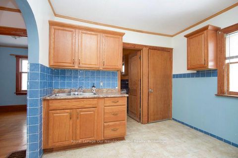 Photo 9 at 65 Gladstone Avenue, McLaughlin, Oshawa