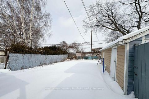 Photo 12 at 65 Gladstone Avenue, McLaughlin, Oshawa