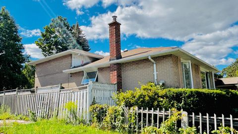 Photo 6 at 19 Sunderland Crescent, Woburn, Toronto