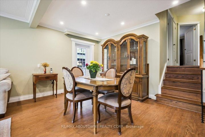 Photo 9 at 2033 Saxon Road, WO West, Oakville