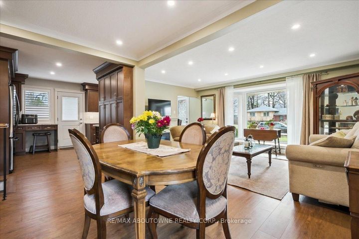 Photo 10 at 2033 Saxon Road, WO West, Oakville