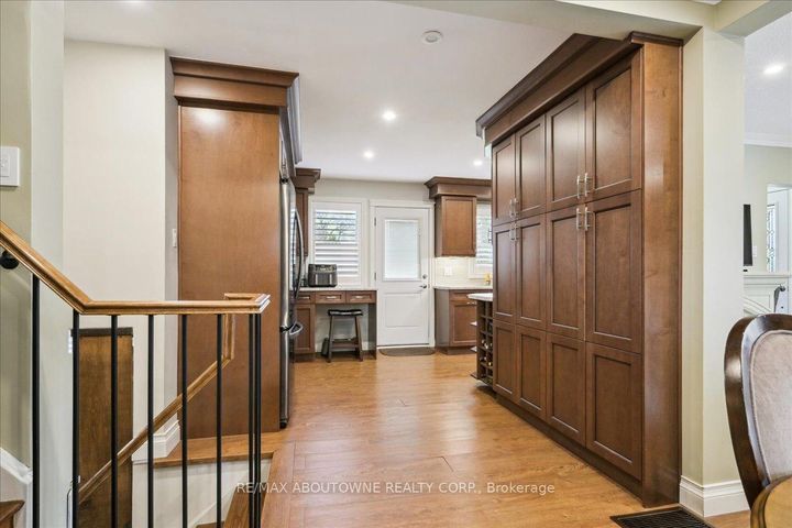 Photo 12 at 2033 Saxon Road, WO West, Oakville