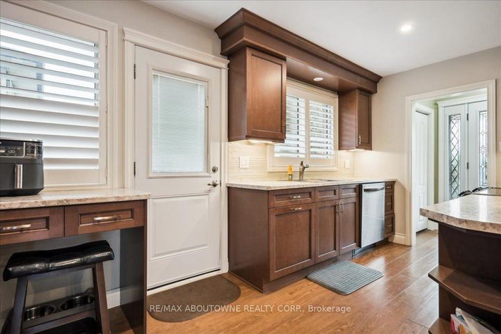 Photo 16 at 2033 Saxon Road, WO West, Oakville