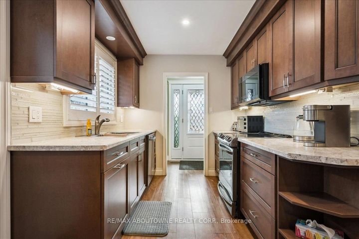 Photo 17 at 2033 Saxon Road, WO West, Oakville