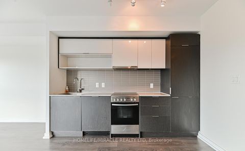 Photo 9 at 604 - 159 Wellesley Street E, South St. James Town, Toronto