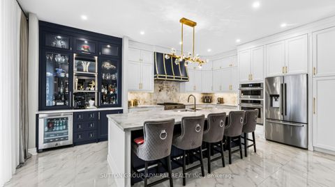 Photo 1 at 37 Cedarpoint Court, Patterson, Vaughan