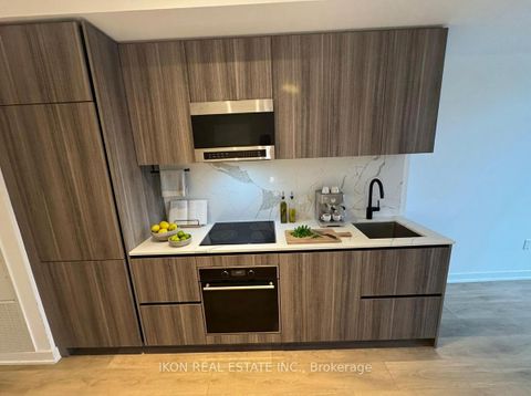 Photo 1 at 702 - 117 Broadway Avenue, Mount Pleasant West, Toronto