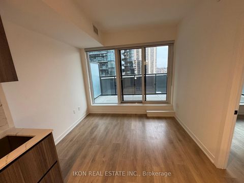 Photo 4 at 702 - 117 Broadway Avenue, Mount Pleasant West, Toronto