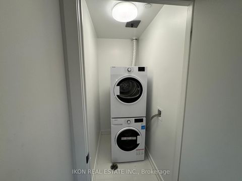 Photo 8 at 702 - 117 Broadway Avenue, Mount Pleasant West, Toronto