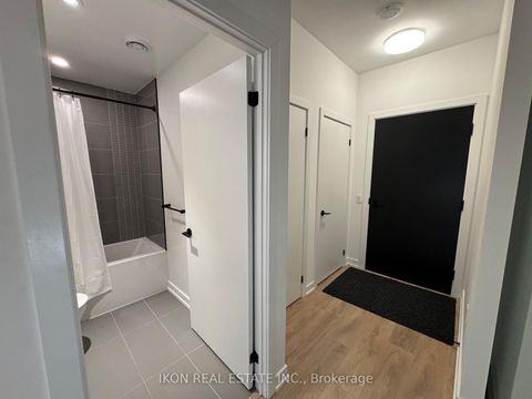 Photo 9 at 702 - 117 Broadway Avenue, Mount Pleasant West, Toronto