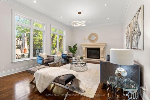 Photo 13 at 255 Homewood Avenue, Newtonbrook West, Toronto