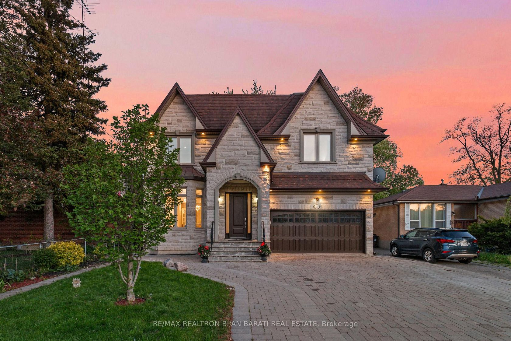 255 Homewood Avenue, Newtonbrook West, Toronto 