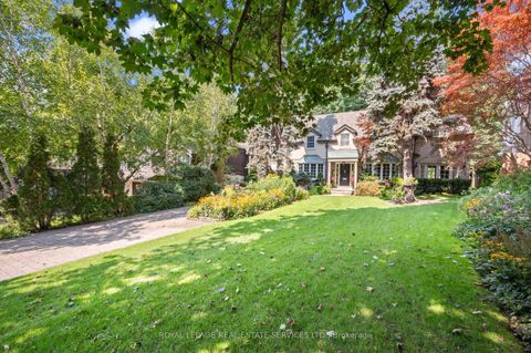 Photo 1 at 14 Riverside Crescent, Swansea, Toronto
