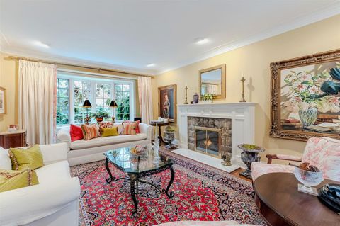 Photo 4 at 14 Riverside Crescent, Swansea, Toronto