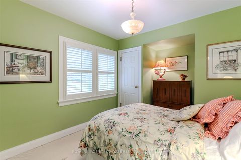 Photo 18 at 14 Riverside Crescent, Swansea, Toronto