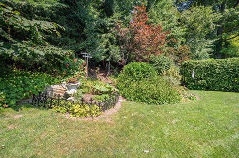 Photo 35 at 14 Riverside Crescent, Swansea, Toronto