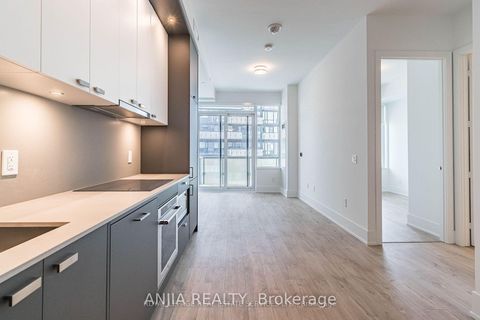 Photo 7 at 1011 - 480 Front Street W, Waterfront Communities C1, Toronto