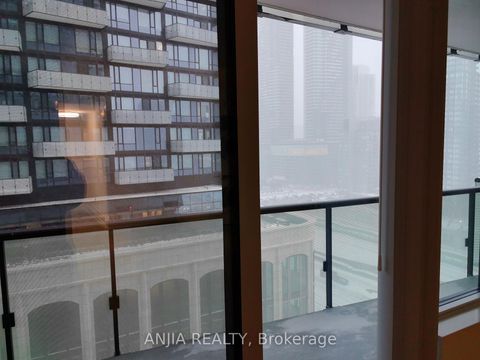 Photo 8 at 1011 - 480 Front Street W, Waterfront Communities C1, Toronto