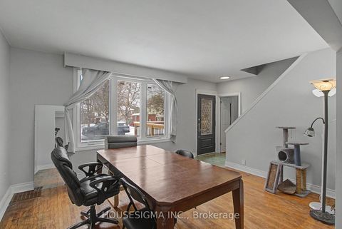 Photo 2 at 20 Homewood Avenue, Newtonbrook West, Toronto