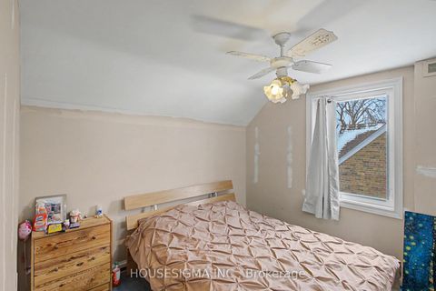 Photo 11 at 20 Homewood Avenue, Newtonbrook West, Toronto