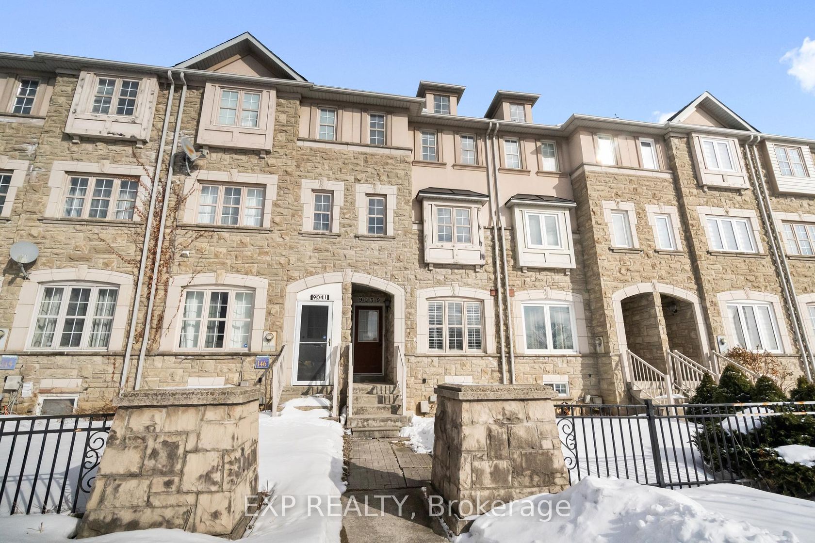 9039 Yonge Street, Langstaff, Richmond Hill photo number 2